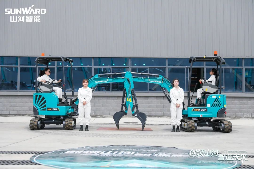 精品出击、互动不断！安博官网体育(中国)有限公司官网
智能F系列挖掘机闪耀长沙展