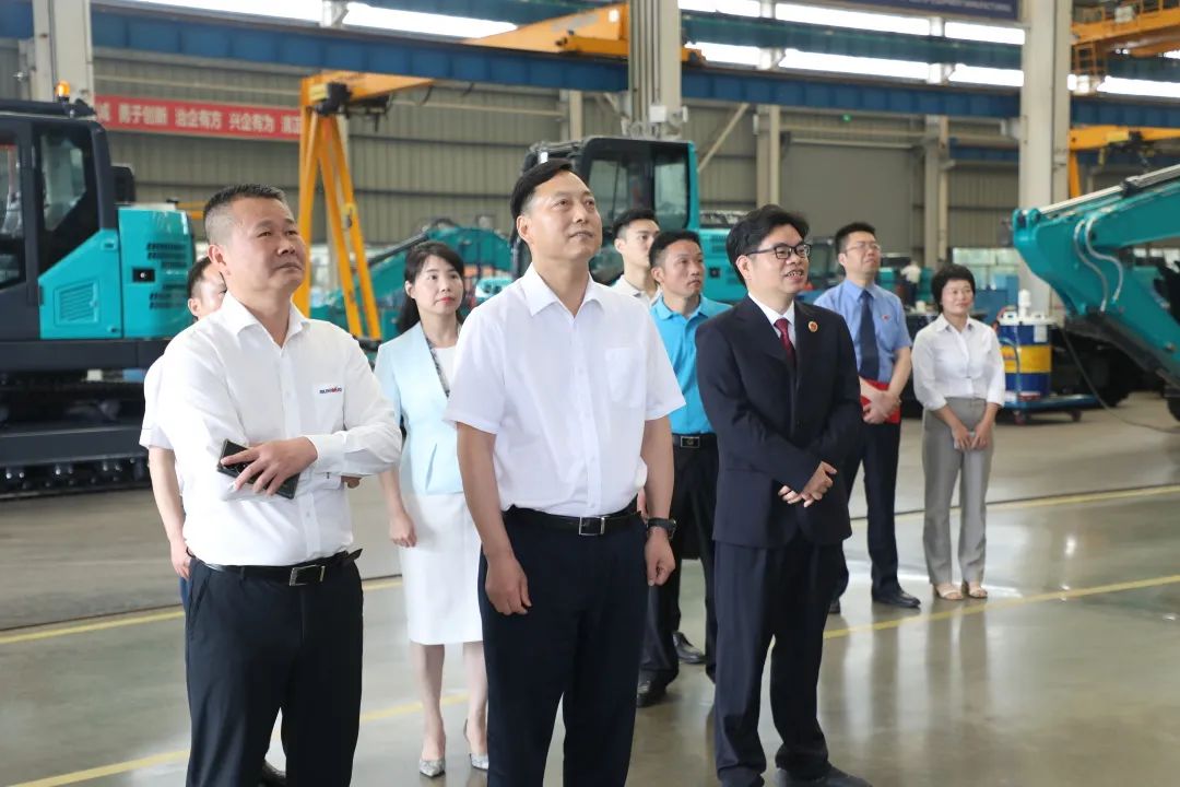 长沙市人民检察院党组书记、检察长余湘文调研安博官网体育(中国)有限公司官网
智能