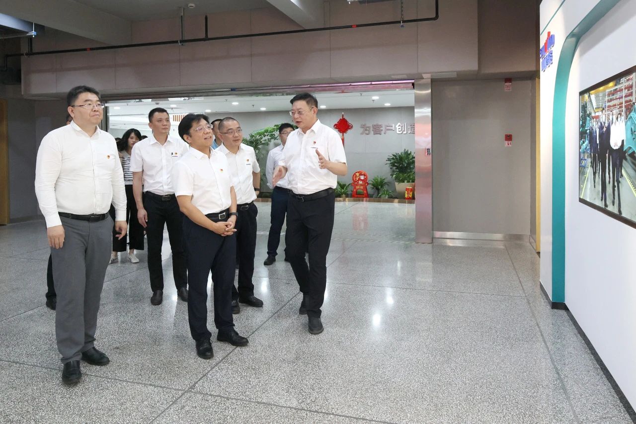 中国进出口银行总行党委委员、副行长李钧一行调研安博官网体育(中国)有限公司官网
智能