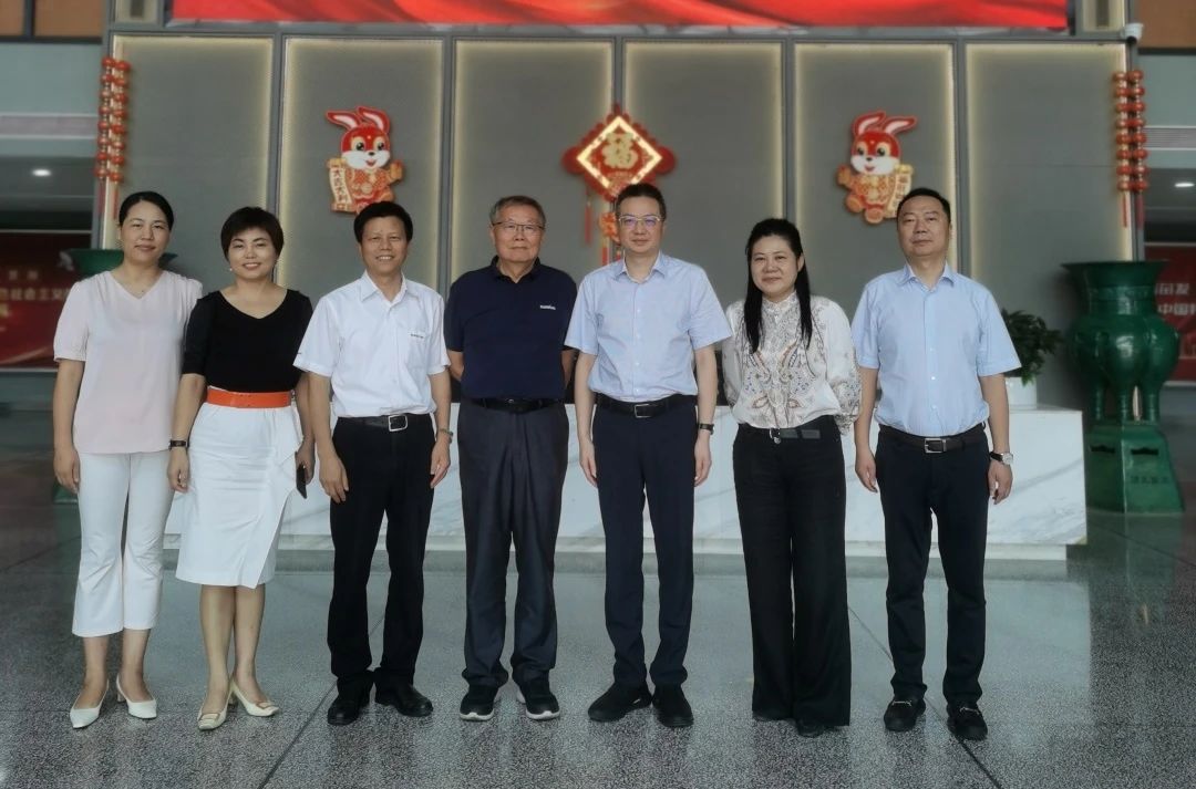 长沙市人民政府副市长、市工商联主席康镇麟调研安博官网体育(中国)有限公司官网
智能