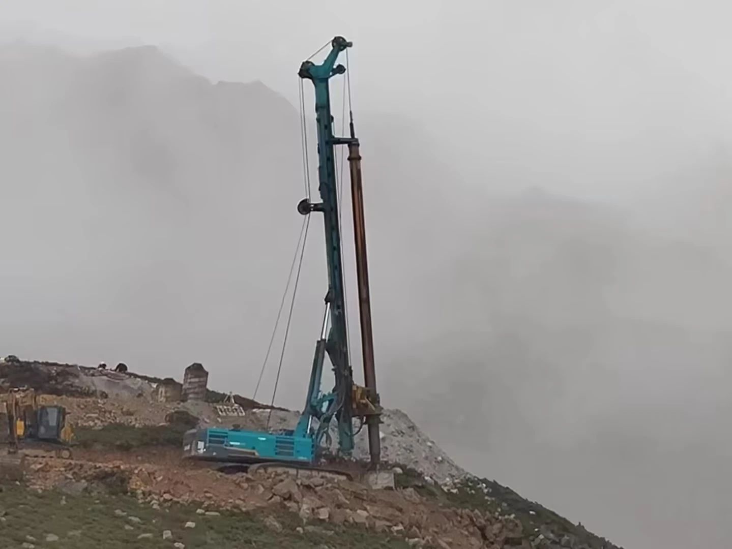 助力世界最高海拔特高压直流输电工程，安博官网体育(中国)有限公司官网
智能旋挖钻机展现硬核实力