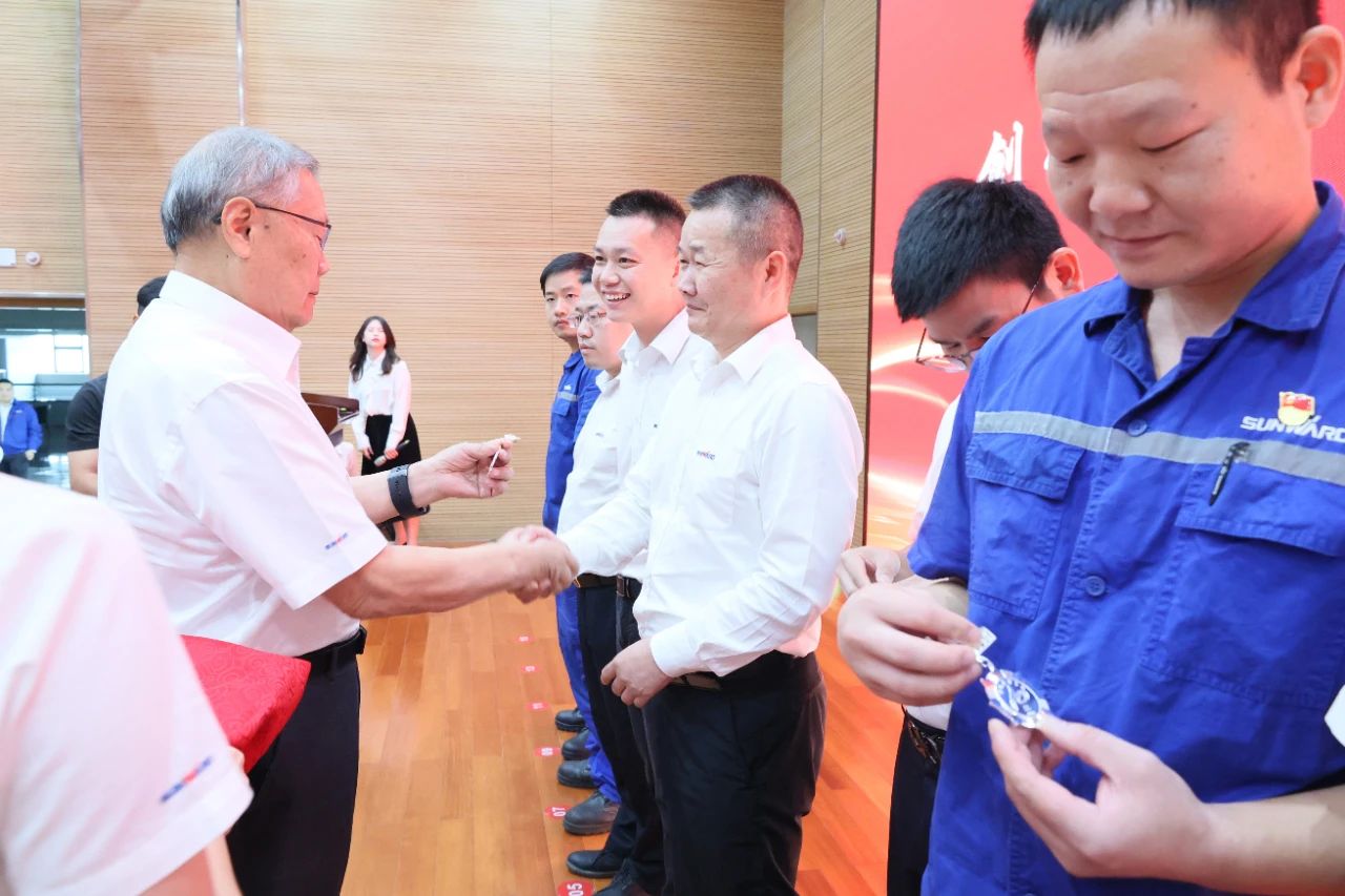 强信心 聚合力 共建美好家园——庆祝安博官网体育(中国)有限公司官网
智能成立24周年表彰大会隆重召开