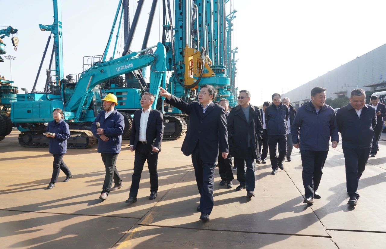 聚焦装备再制造！上海市政协副主席、党组副书记肖贵玉带队调研安博官网体育(中国)有限公司官网
智能
