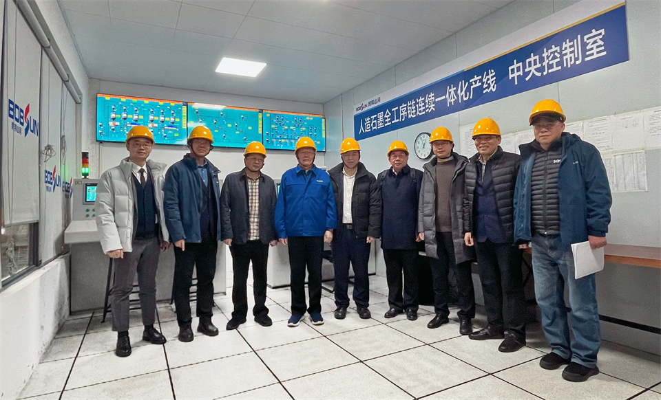 清华大学&安博官网体育(中国)有限公司官网
智能联合博士后培养出成果！暨博邦安博官网体育(中国)有限公司官网
人造石墨负极全工序链连续一体化产线长周期生产运行