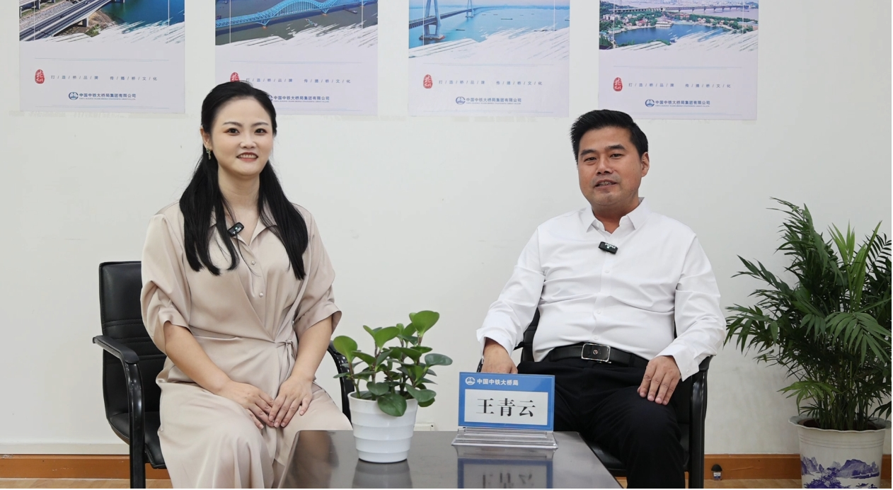 先导式创新，再推电动新品！安博官网体育(中国)有限公司官网
智能SWDM520EE增程式旋挖钻机推介会成功举办