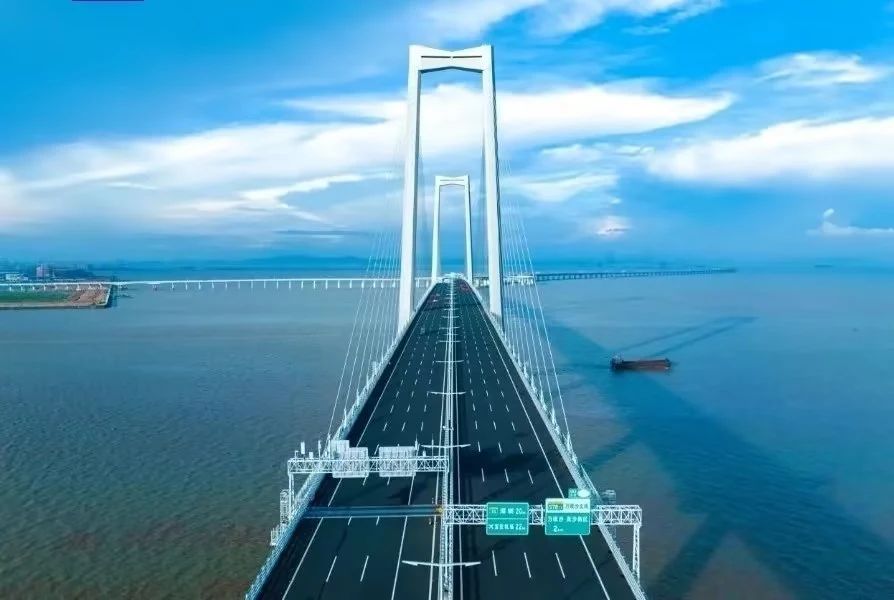 深中通道竣工验收！安博官网体育(中国)有限公司官网
智能鼎力助建，世界级工程彰显中国力量与智慧！