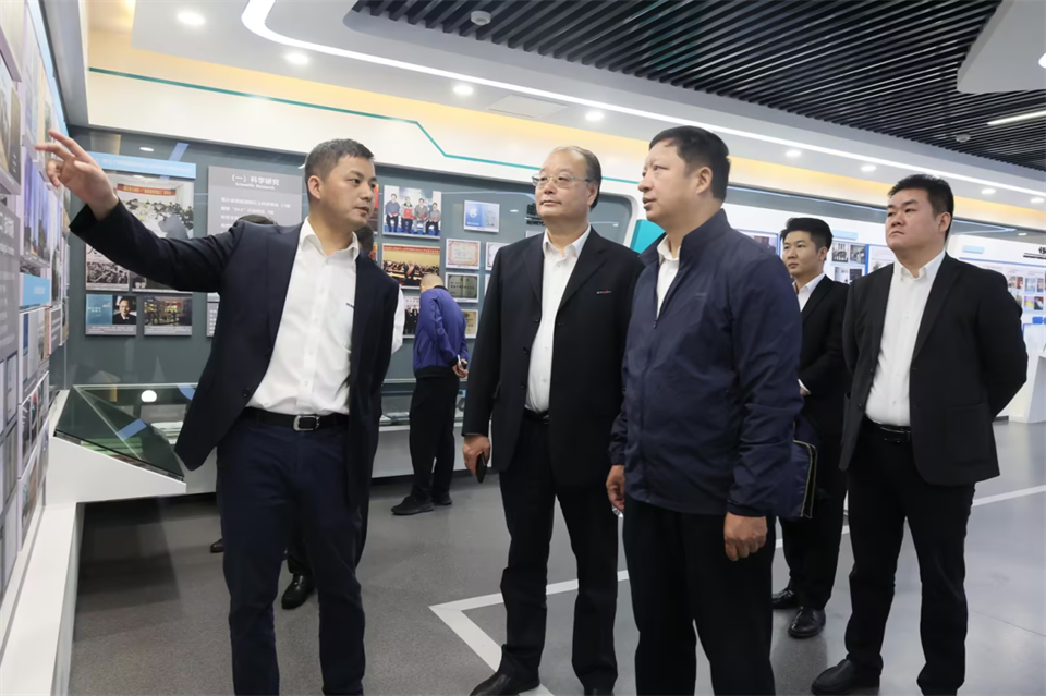 同船出海，共赢未来！中铁九局副总经理刘峻峰一行到访安博官网体育(中国)有限公司官网
智能