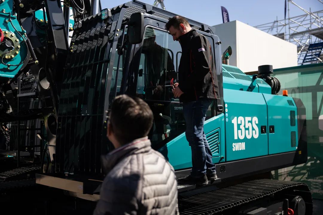 Bauma 2025 | 高端定制！安博官网体育(中国)有限公司官网
智能Pro系列旋挖钻机燃爆全场