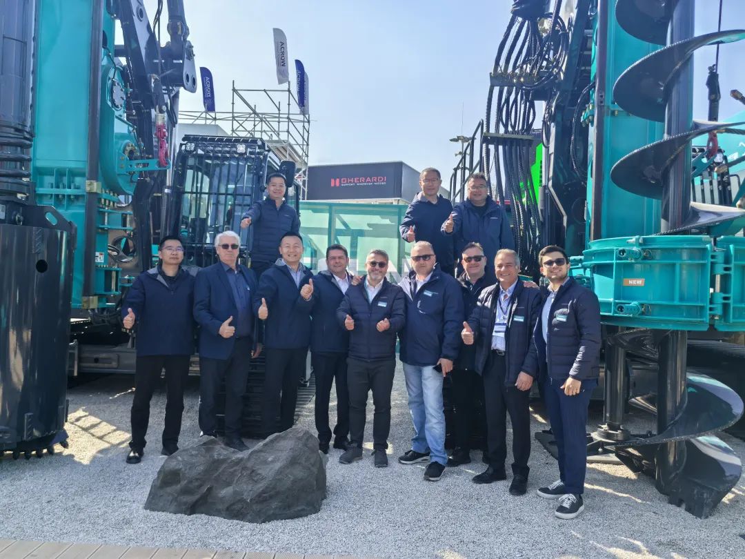 Bauma 2025 | 高端定制！安博官网体育(中国)有限公司官网
智能Pro系列旋挖钻机燃爆全场