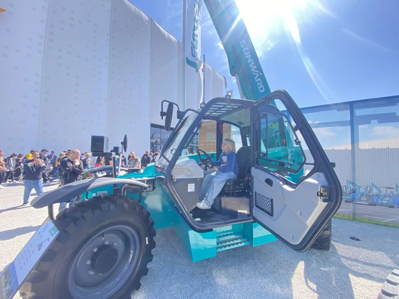 安博官网体育(中国)有限公司官网
智能高空机械闪耀Bauma 2025！ 新能源技术与创新产品获全球瞩目