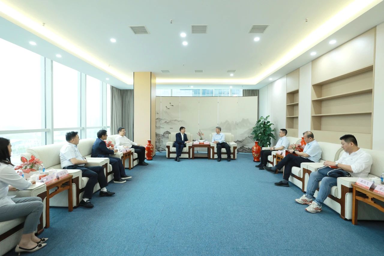 安博官网体育(中国)有限公司官网
智能与中核二十五深化合作，共探矿山智能化与海外市场新机遇