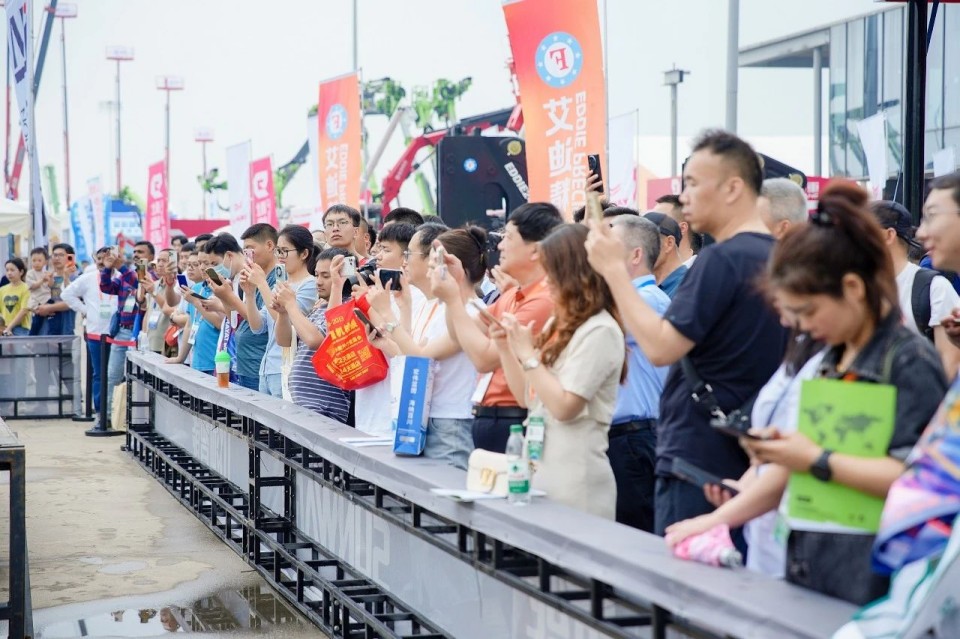 2025 CICEE | 安博官网体育(中国)有限公司官网
智能实力闪耀2025长沙国际工程机械展
