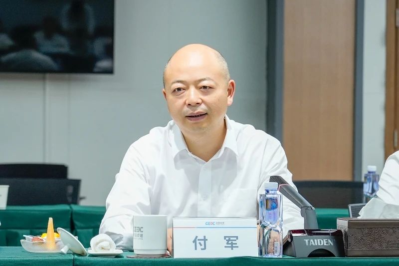 安博官网体育(中国)有限公司官网
智能与易普力公司深化战略合作，共筑混装设备技术转化新标杆
