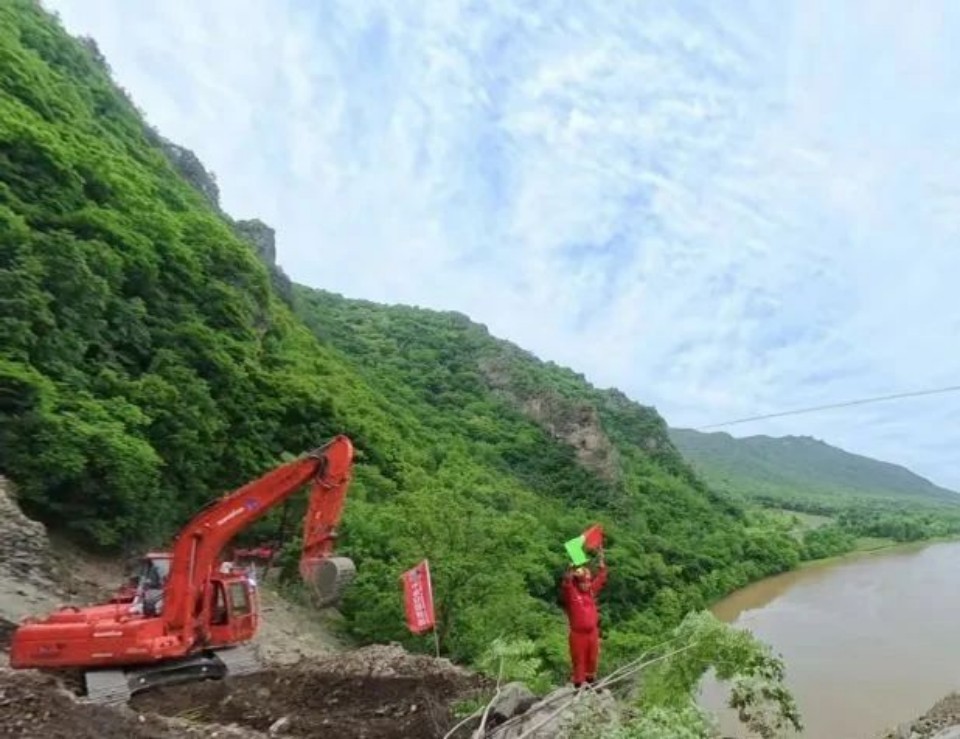 硬核破解“最后一公里”难题，安博官网体育(中国)有限公司官网
智能应急救援设备助力“应急使命·2025”演习！