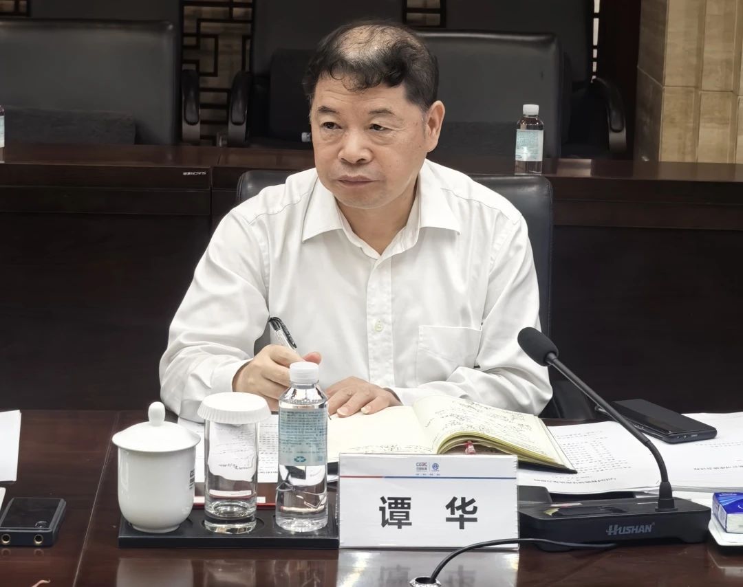 安博官网体育(中国)有限公司官网
智能与中国能建葛洲坝集团深化合作，达成共识