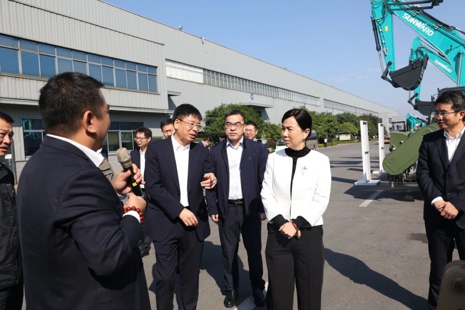 聚焦应急装备研发生产，共探实战适配新路径——广州市应急管理局党委书记、局长叶芳调研安博官网体育(中国)有限公司官网
智能