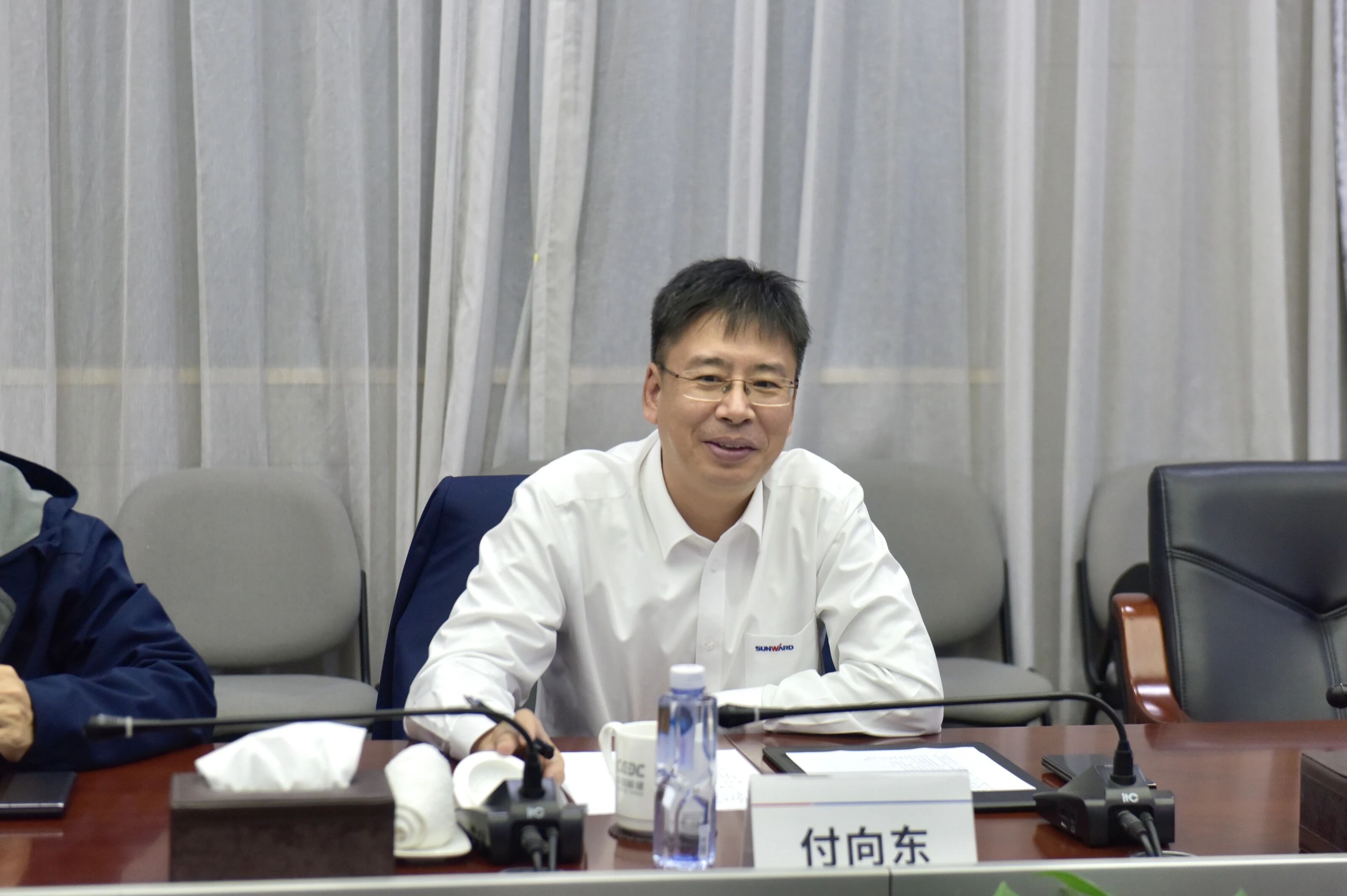 安博官网体育(中国)有限公司官网
智能与易普力开展座谈交流，谱写互利共赢新篇章