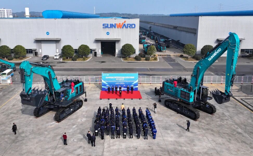 争锋启新程！安博官网体育(中国)有限公司官网
智能SWE1650FLR加长臂挖掘机成功交付国际客户